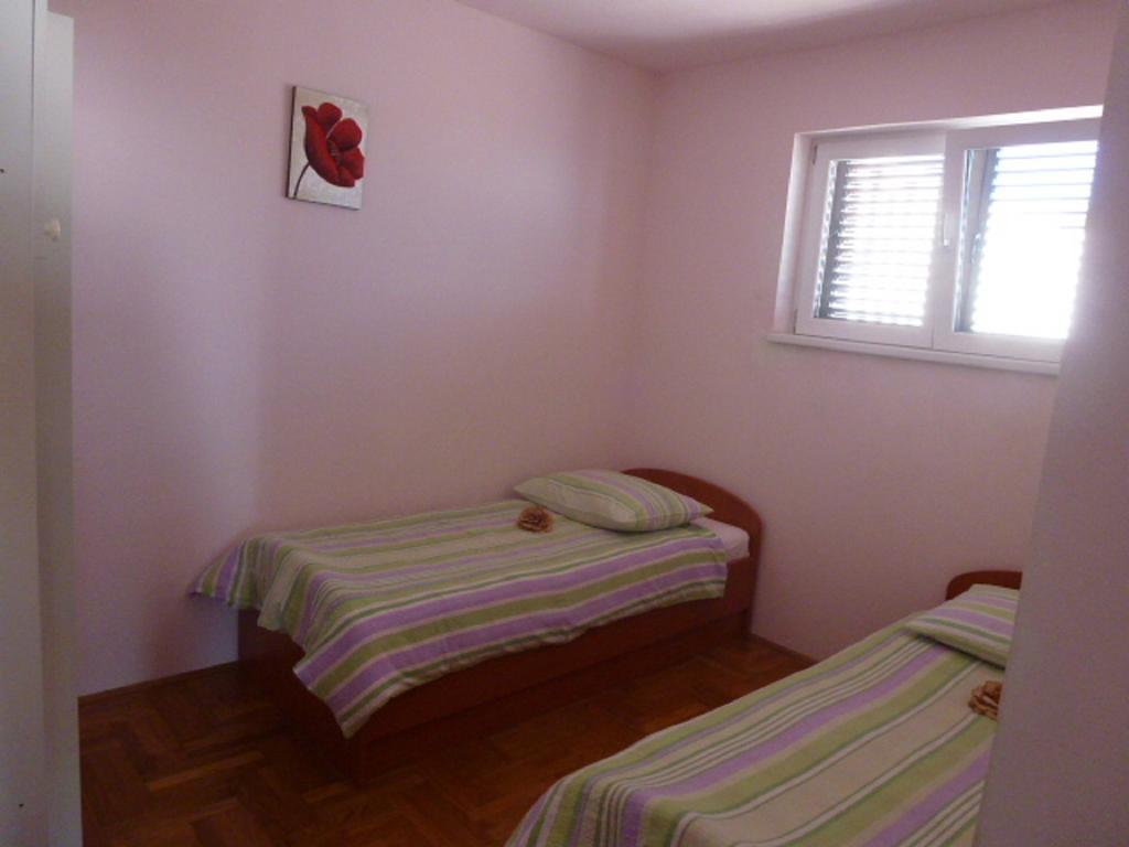 Jana Apartment *